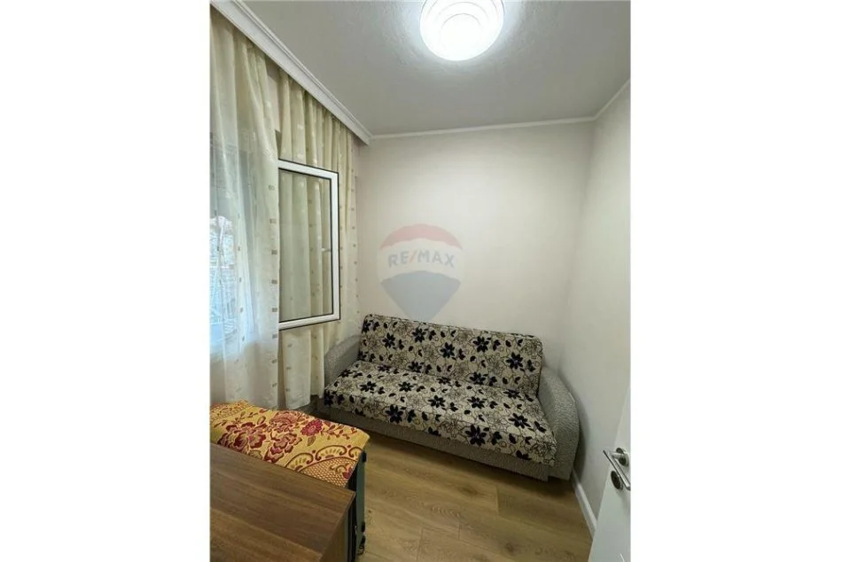 Tirane, jepet me qera apartament Kati 1, 132 m² 400 € 