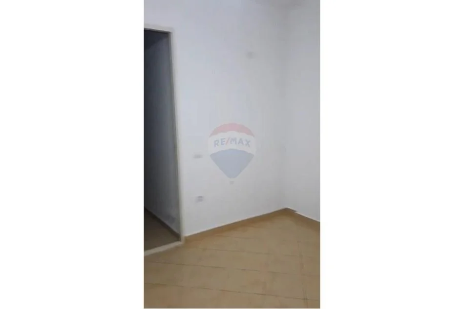 Tirane, jepet me qera apartament 2+1 , 100 m² 300 € (Fresku-Rruga e Thesarit)