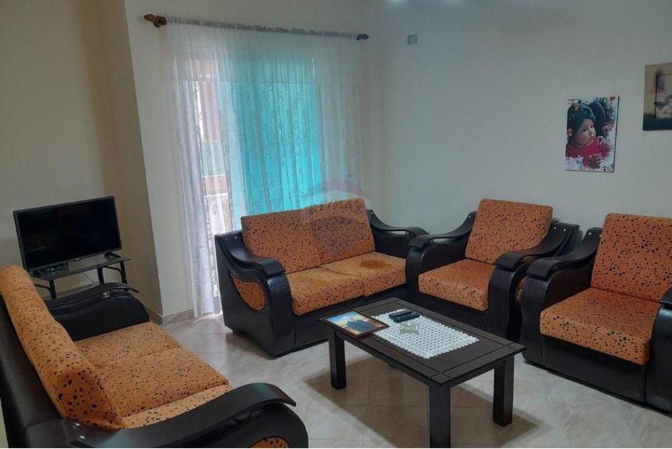 Tirane, jepet me qera apartament 1+1 Kati 2, 67 m² 320 € (Fresku)