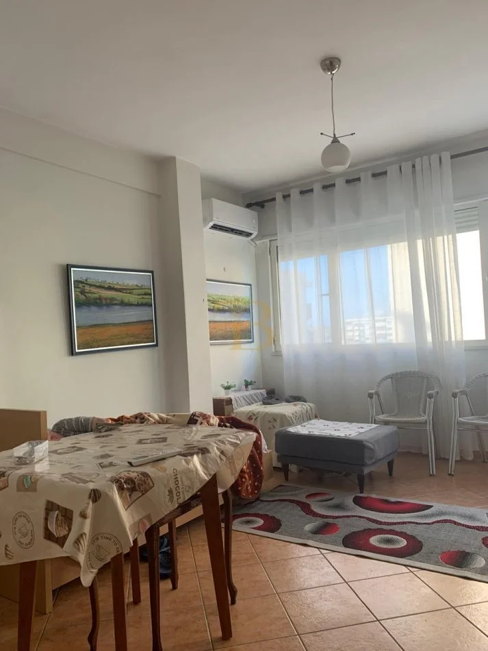 Tirane, jepet me qera apartament 1+1 Kati 3, 65 m² 600 € 