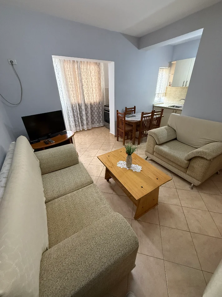 Tirane, jepet me qera apartament 2+1 Kati 5, 80 m² 450 € 