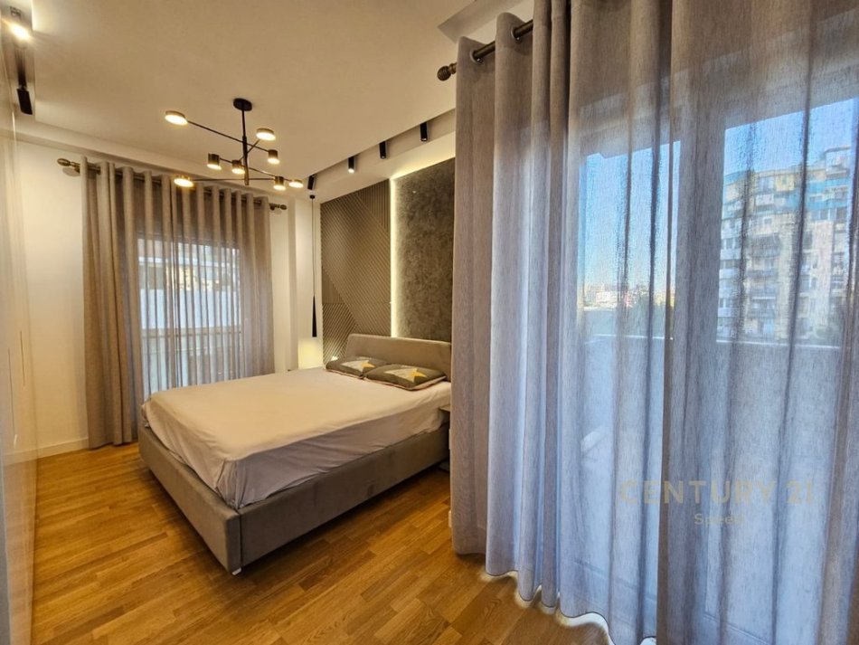 Tirane, jepet me qera apartament 2+1+Aneks+Ballkon Kati 2, 103 m² 1.350 € (Hipoteka, Quartum Residence)