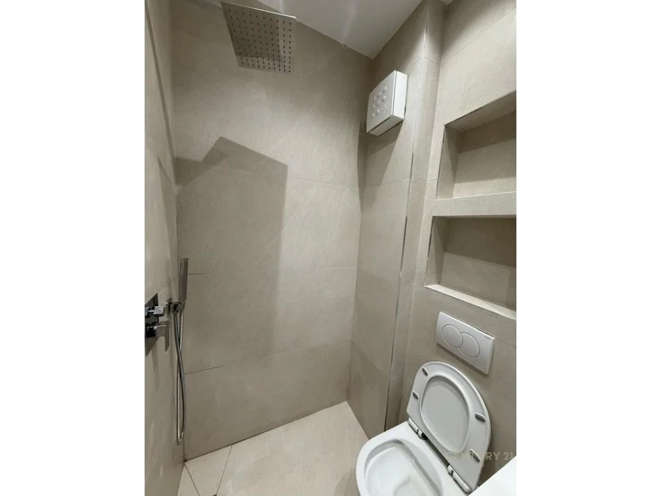 Tirane, jepet me qera apartament 1+1 Kati 8, 90 m² 500 € 