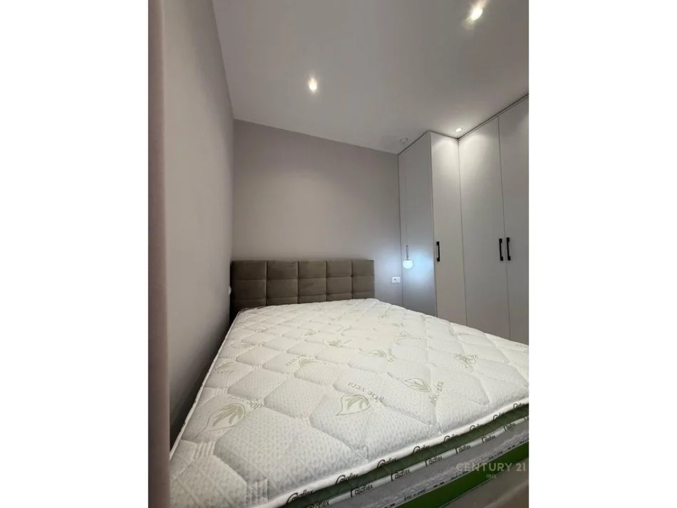 Tirane, jepet me qera apartament 1+1 Kati 8, 90 m² 500 € 