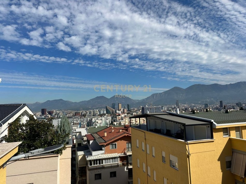Tirane, jepet me qera apartament+verande | Penthouse 3+1+Aneks+Ballkon Kati 6, 140 m² 1.400 € 