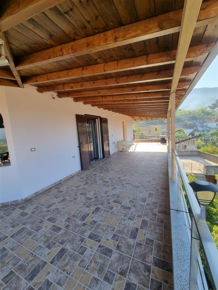 Kurbin, shitet nga Pronari, pa-komision Vile 2 Katshe , 270 m² 160.000 € (Lagje Nr 2 shpia private, Lac)