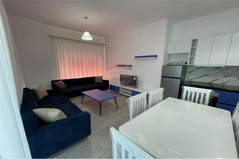Tirane, jepet me qera apartament 2+1 , 90 m² 450 € (Kompleksi Mangalem)