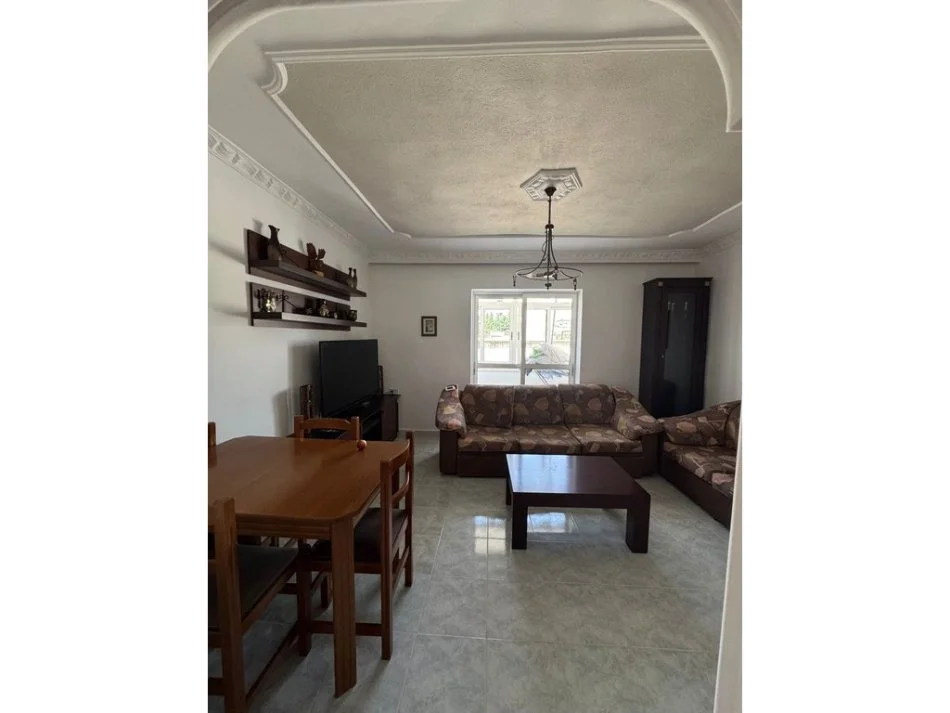 Tirane, jepet me qera apartament 3+1 Kati 3, 100 m² 600 € 