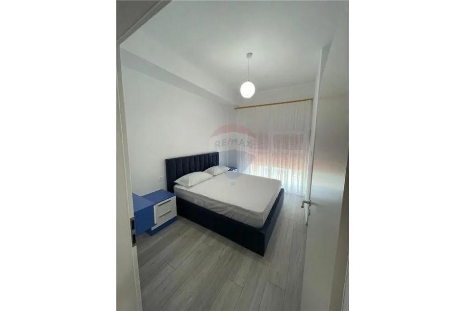 Tirane, jepet me qera apartament 2+1 , 90 m² 450 € (Kompleksi Mangalem)