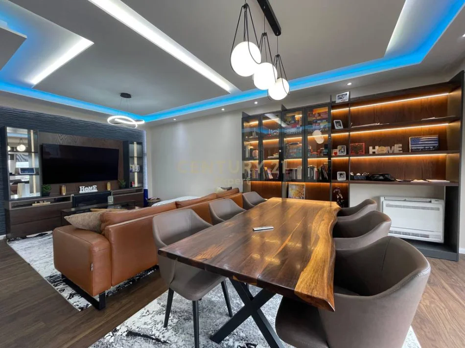 Tirane, shes apartament duplex 3+1+Aneks+Ballkon Kati 5, 190 m² 470.000 € 