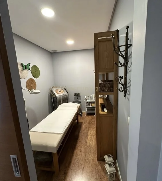 Tirane, jepet me qera ambjent biznesi Kati 2, 100 m² 1.500 € 