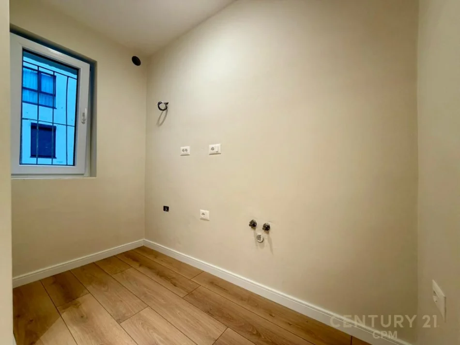 Tirane, shes apartament 1+1+Aneks+Ballkon Kati 2, 56 m² 154.000 € 