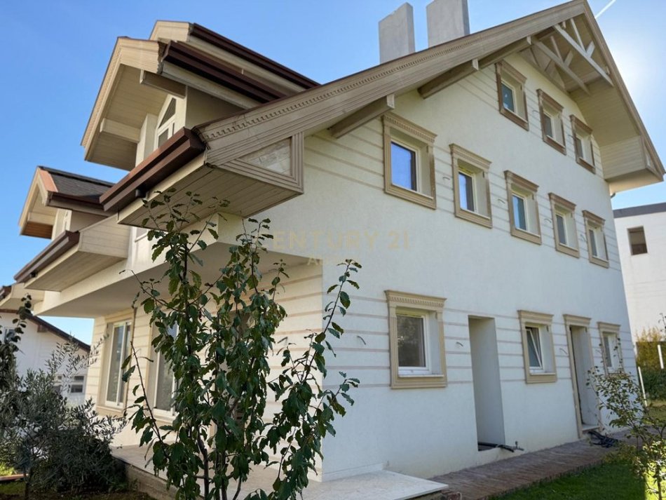 Tirane, shitet Vile 2 Katshe Kati 2, 420 m² 850.000 € (Kompleksi Barkea , Farke)