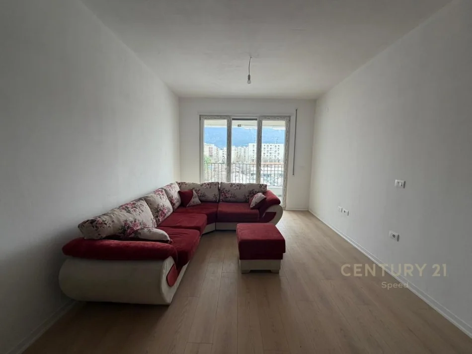 Tirane, jepet me qera apartament 2+1 Kati 4, 105 m² 530 € (5 Maji)