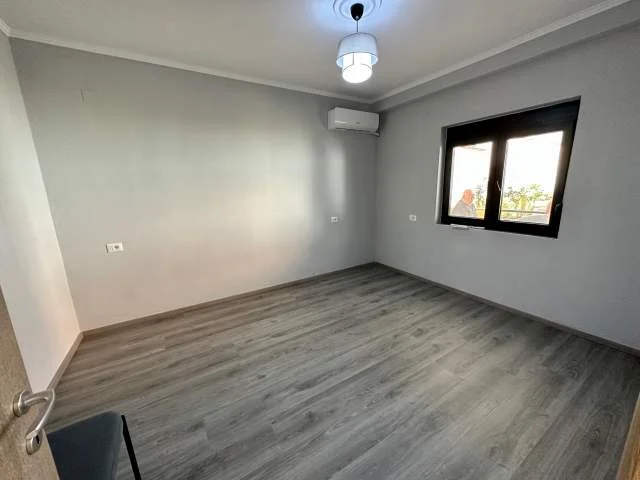 Tirane, shes Vile 2+1+A+BLK Kati 1, 220 m² 250.000 Euro (Porcelan, Kodra e Priftit)