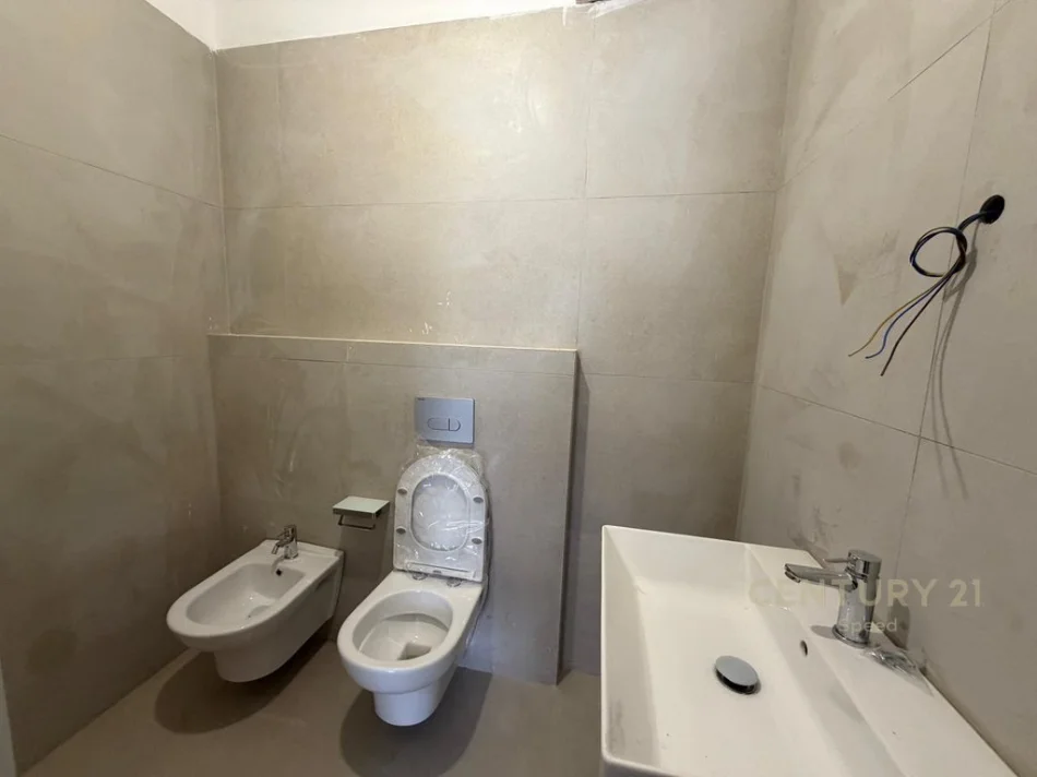 Tirane, jepet me qera apartament 2+1 Kati 4, 105 m² 530 € (5 Maji)