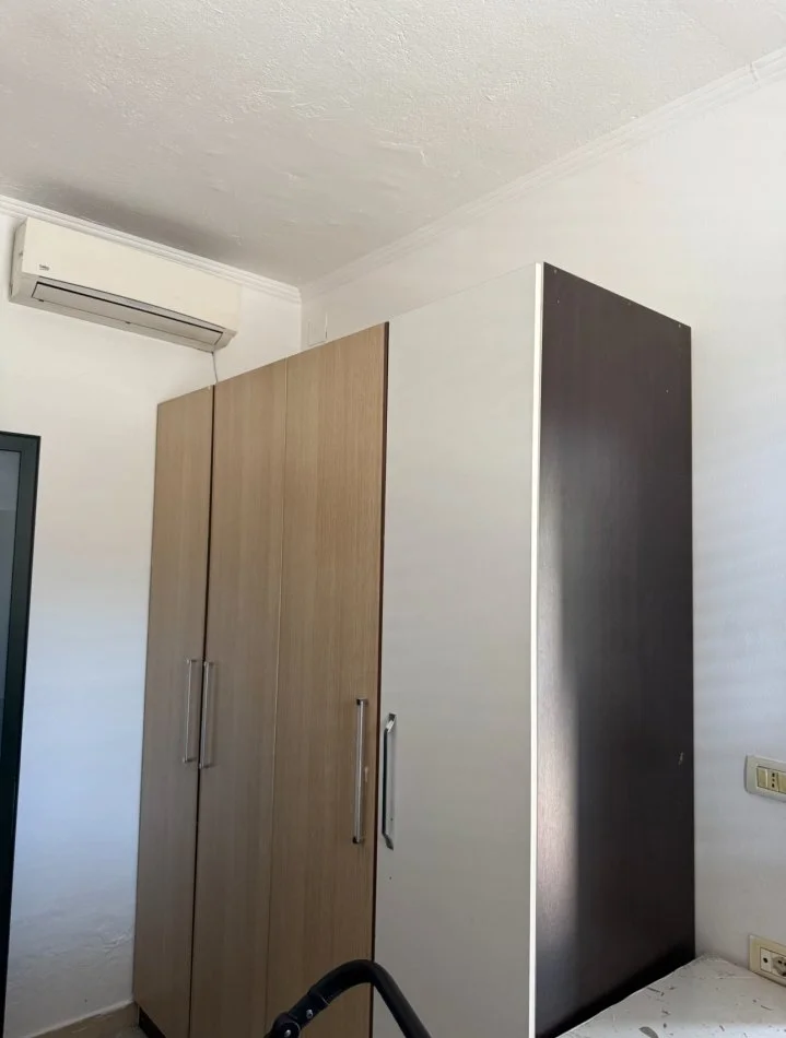 Tirane, jap me qera apartament 2+1 Kati 1, 88 m² 350 € (rr. Lord bajron, spitali i traumes)