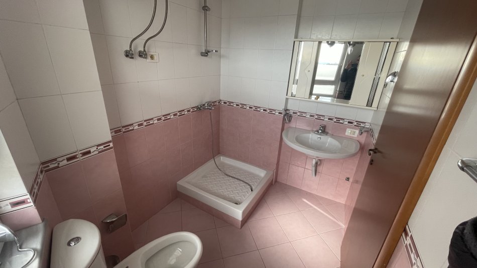 Tirane, jap me qera apartament 2+1+Ballkon Kati 5, 500 € (Rruga e Dibres)