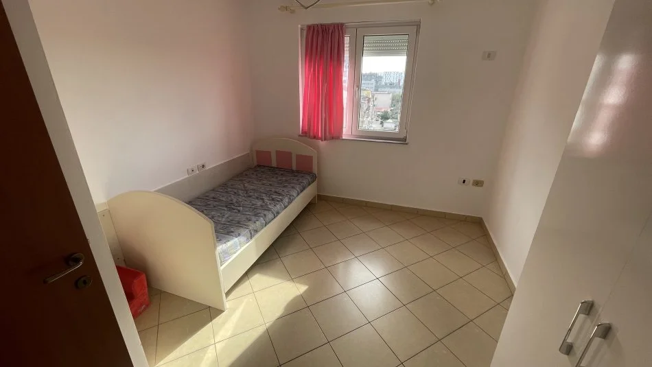 Tirane, jepet me qera apartament 2+1 Kati 5, 114 m² 500 € 