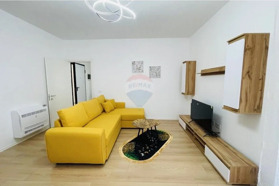 Tirane, jepet me qera apartament 1+1+Ballkon , 500 € 
