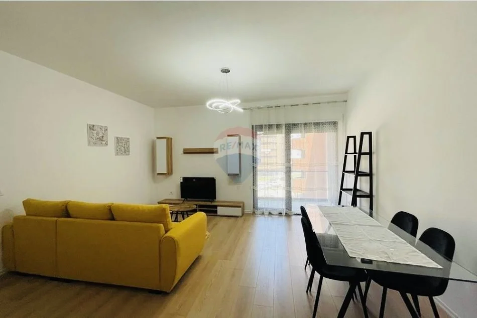 Tirane, jepet me qera apartament 1+1+Ballkon , 500 € 