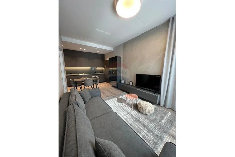 Tirane, jepet me qera apartament 1+1+Ballkon Kati 3, 65 m² 800 € (21 dhjetori)