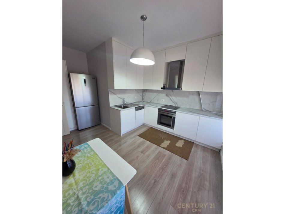 Tirane, jepet me qera apartament 2+1+Aneks+Ballkon Kati 6, 141 m² 1.200 € (Rruga Tefta Tashko-Koco)