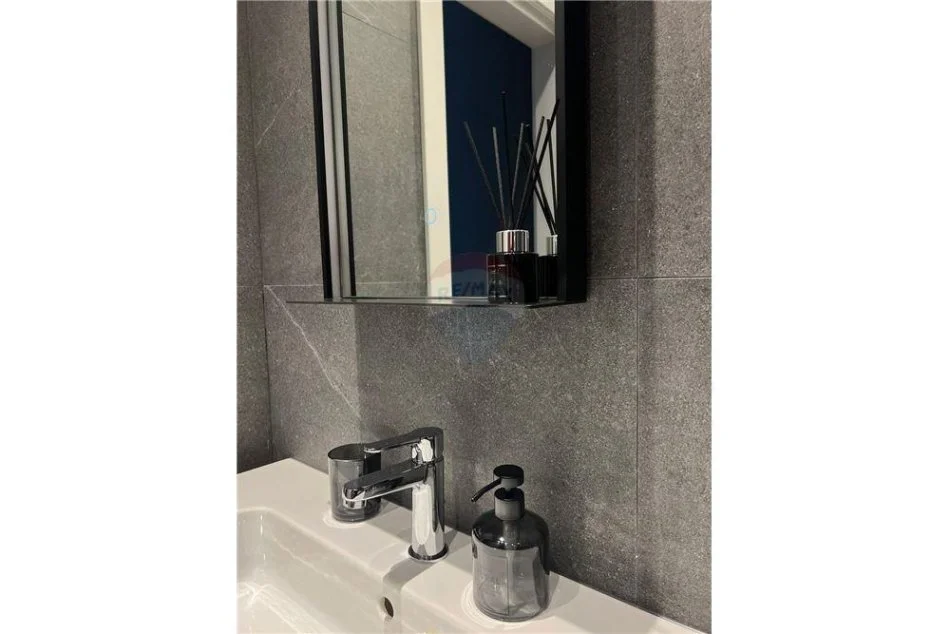 Tirane, jepet me qera apartament 1+1+Ballkon Kati 3, 65 m² 800 € (21 dhjetori)