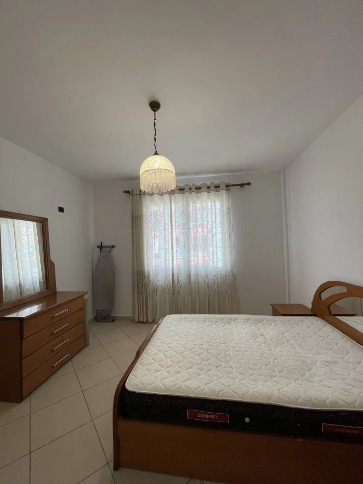 Tirane, jepet me qera apartament 2+1+Ballkon Kati 6, 110 m² 450 € (Yzberisht)
