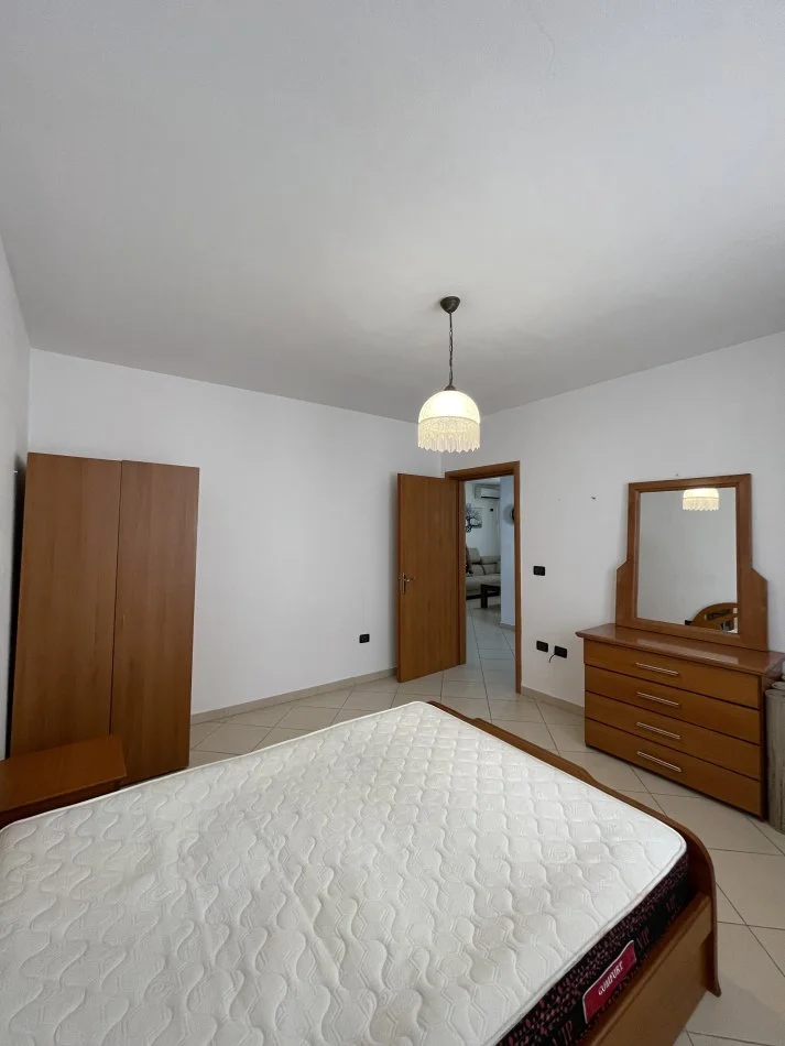 Tirane, jepet me qera apartament 2+1+Ballkon Kati 6, 110 m² 450 € (Yzberisht)