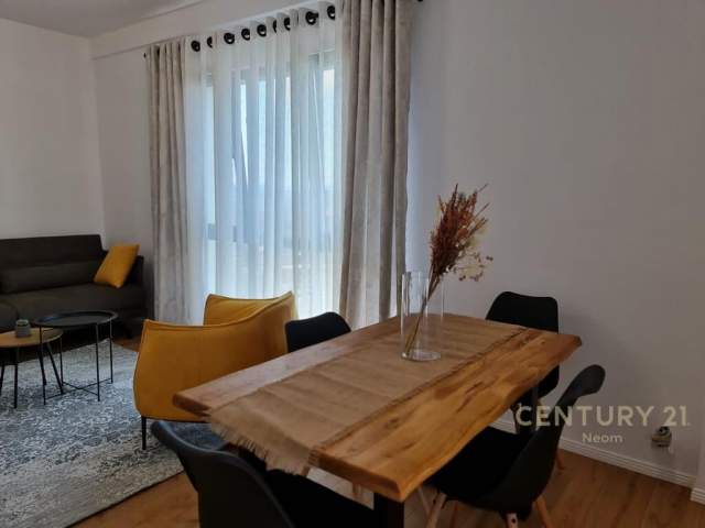 Tirane, jepet me qera apartament 2+1 Kati 3, 80 m² 650 Euro (Komplexi Arlis, farmacia 10)