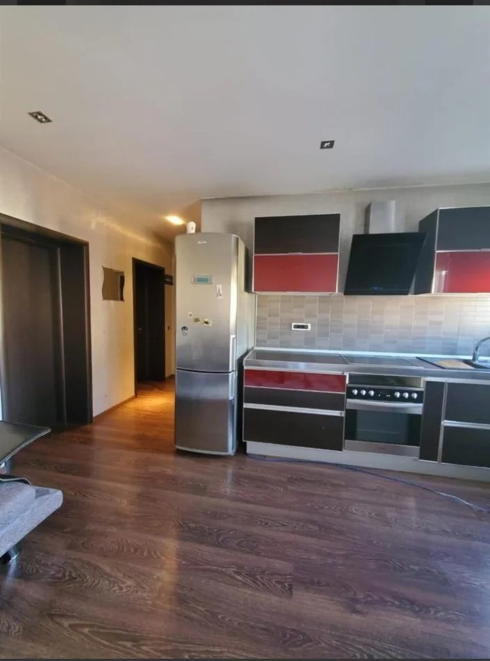 Rr Bardhyl,Jepet me qera apartament 2+1+Ballkon Kati 4, 100 m² 600 €