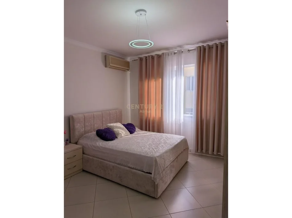 Tirane, jepet me qera apartament 1+1 Kati 4, 30 m² 450 € (21Dhjetori)