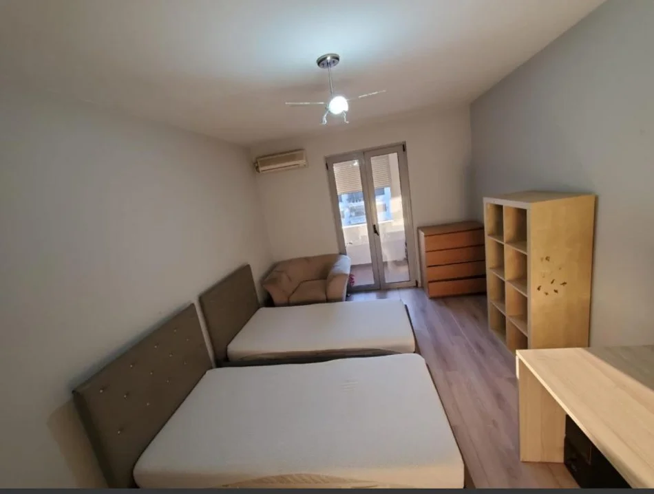 Rr Bardhyl,Jepet me qera apartament 2+1+Ballkon Kati 4, 100 m² 600 €