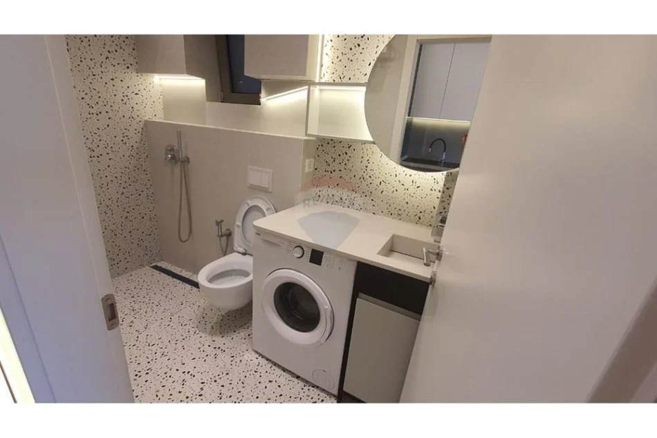 Tirane, jepet me qera garsonier Kati 4, 70 m² 500 € (Pazari i ri)