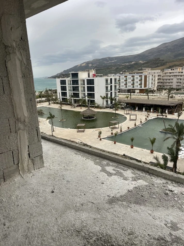 Radhim, Shitet Apartament 1+1. Krah Resort Oricon