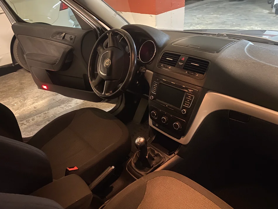 Tirane, shitet makine Skoda Benzin, gri e erret manuale Kondicioner 185.000 km 3.800 €