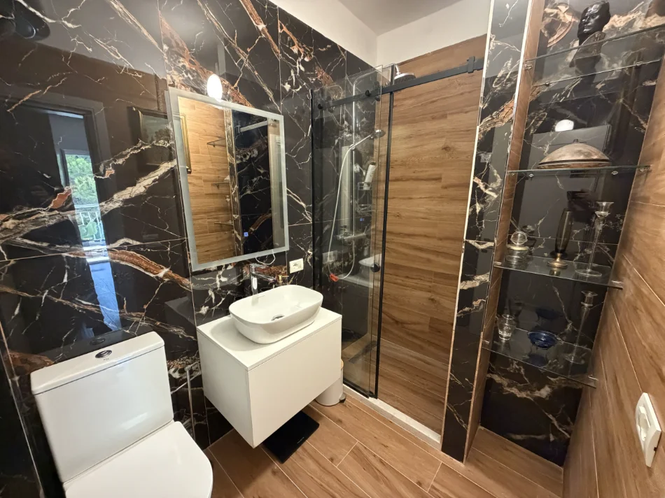 Durres, shitet apartament 2+1 , 91 m² 180.000 € (Vollga)