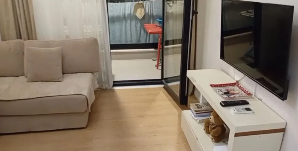 Tirane, jepet me qera apartament 1+1+Ballkon Kati 4, 65 m² 550 € (Fusha e Aviacionit Kompleksi Turdiu)