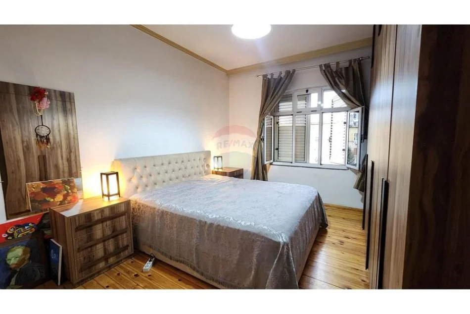 Tirane, jepet me qera apartament 1+1 Kati 5, 60 m² 600 € (Qender Kafe Flora)