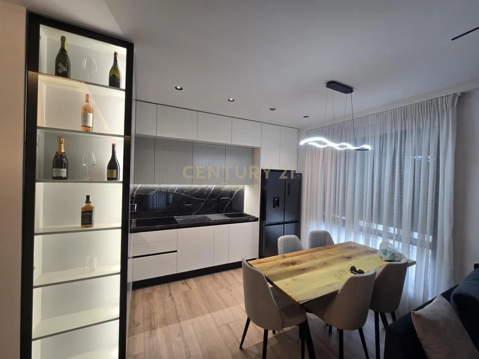 Tirane, shes apartament 2+1 Kati 4, 103 m² 250.000 € (Uet)