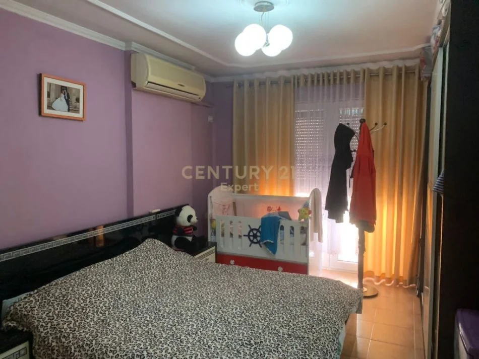 Tirane, shitet apartament duplex Dublex , 200 m² 320.000 € 