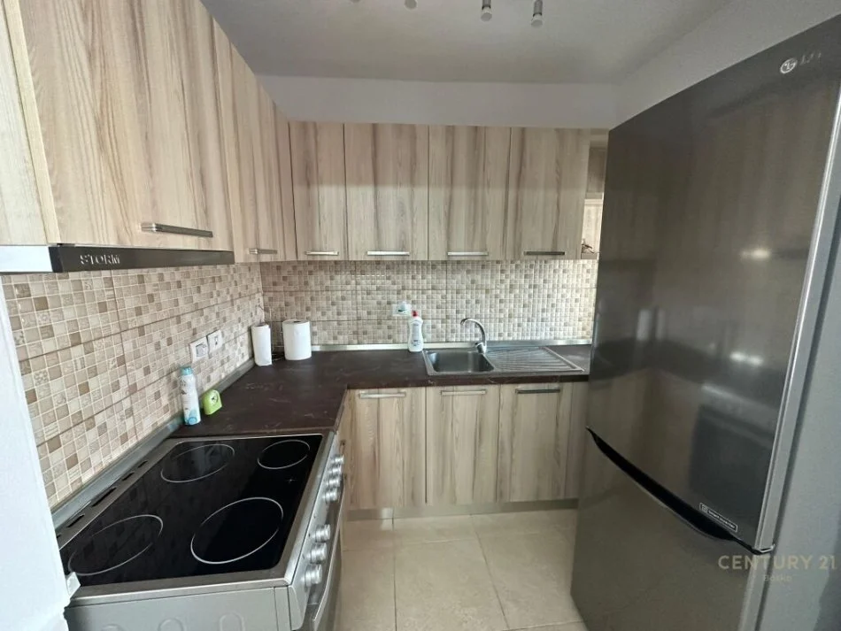 Tirane, shitet apartament 2+1 Kati 5, 94 m² 103.000 € (Laprak prane KMY)