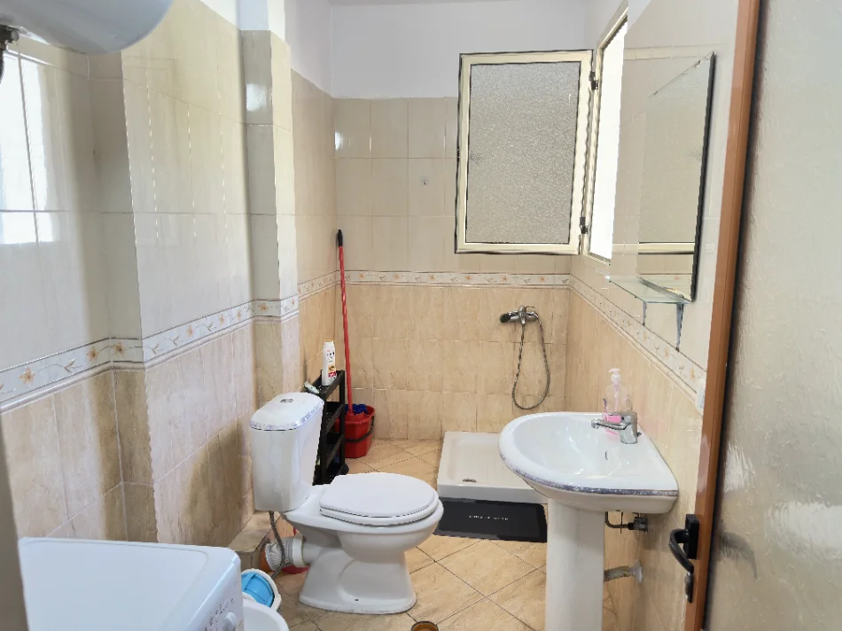 Vlore - Lungomare, jepet me qera apartament 1+1+Ballkon Kati 7, 70 m² 30 € 