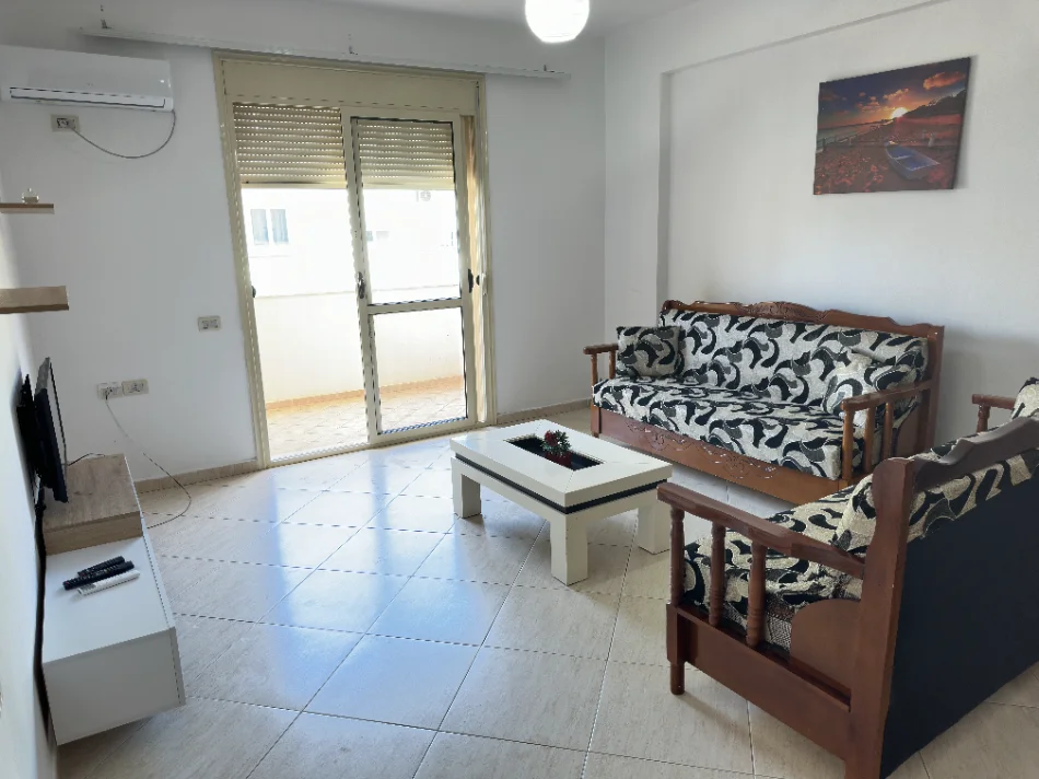 Vlore - Lungomare, jepet me qera apartament 1+1+Ballkon Kati 7, 70 m² 30 € 
