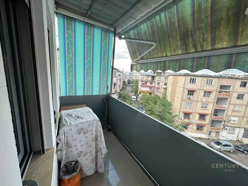 Tirane, shitet apartament 2+1 Kati 5, 94 m² 103.000 € (Laprak prane KMY)