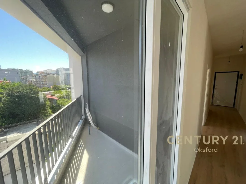 Tirane, shitet apartament 3+1+Ballkon Kati 3, 135 m² 435.000 € 