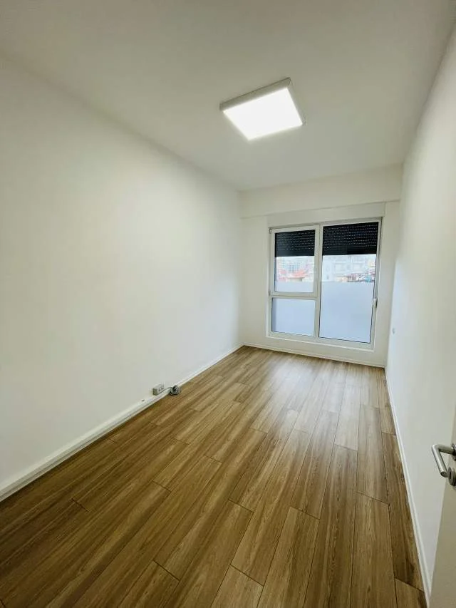 Tirane, jepet me qera apartament Kati 4, 120 m² 650 Euro (Frosina Plaku)