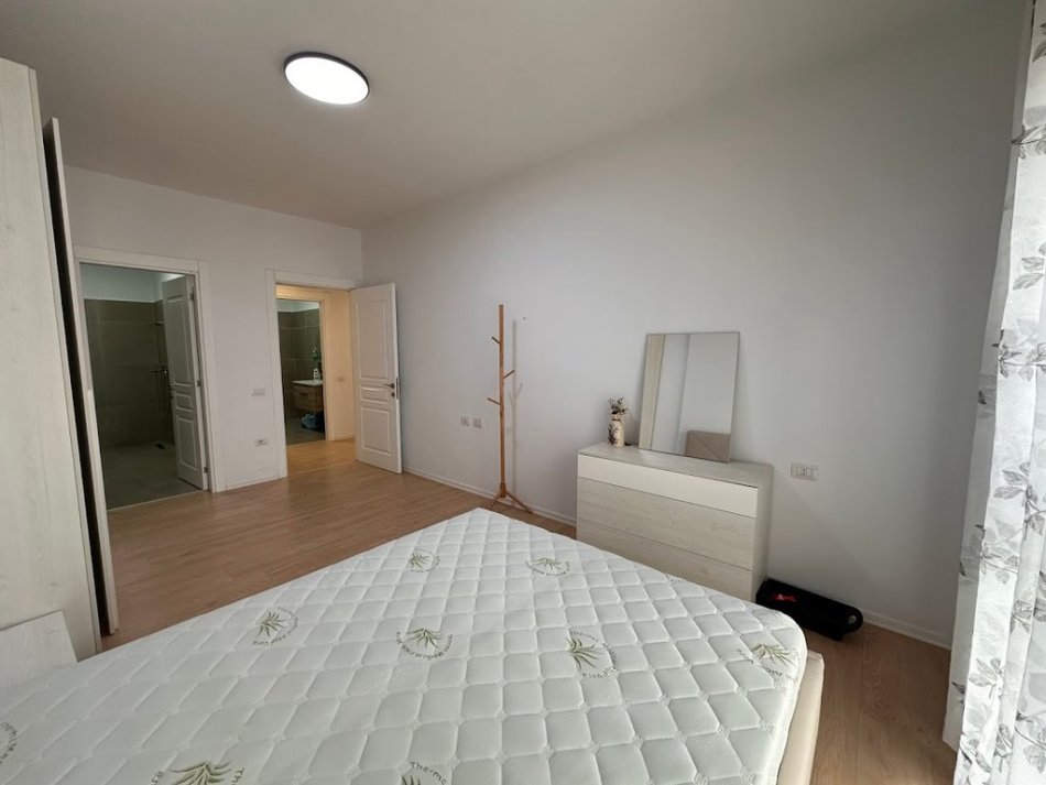 Tirane, jepet me qera apartament 2+1+Aneks+Ballkon Kati 5, 110 m² 750 € (ASL)