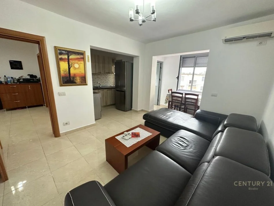 Tirane, shitet apartament 2+1 Kati 5, 94 m² 103.000 € (Laprak prane KMY)
